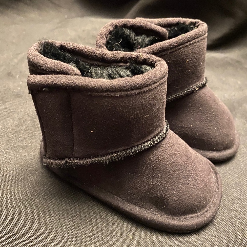 Max Brand Black Baby Boots‎ w/Fur inside-Size: 2